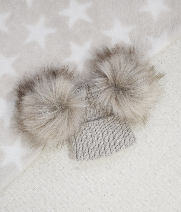 Knitted double pom hat - Sand