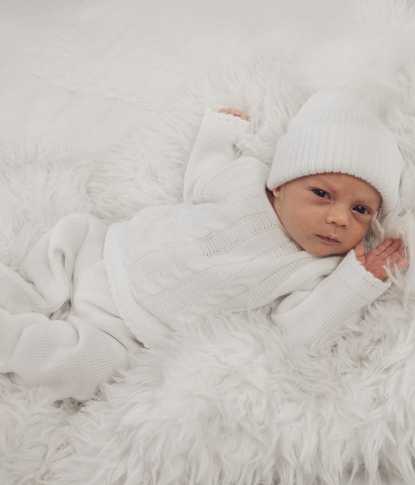 White cable knitted set (2-piece)