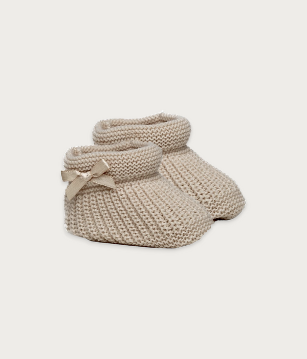 Knitted bow booties - biscuit